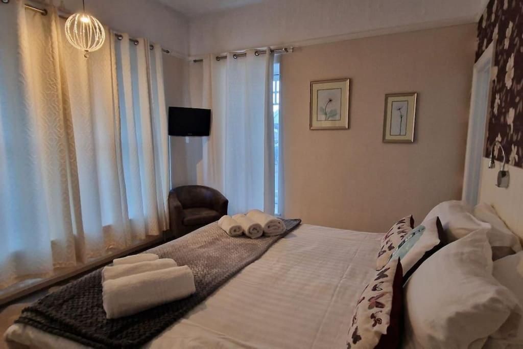 فندق Hazeldene أبيريرون المظهر الخارجي الصورة